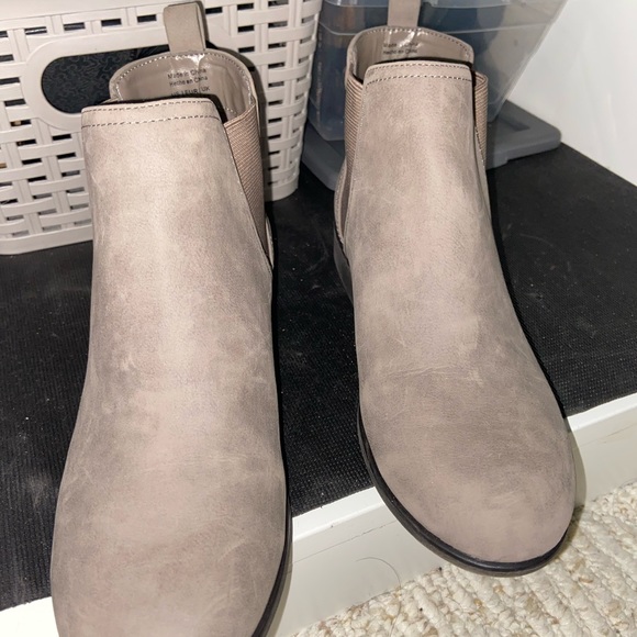 Grey/ Tan Ankle Boots Call It Spring - Picture 2 of 6